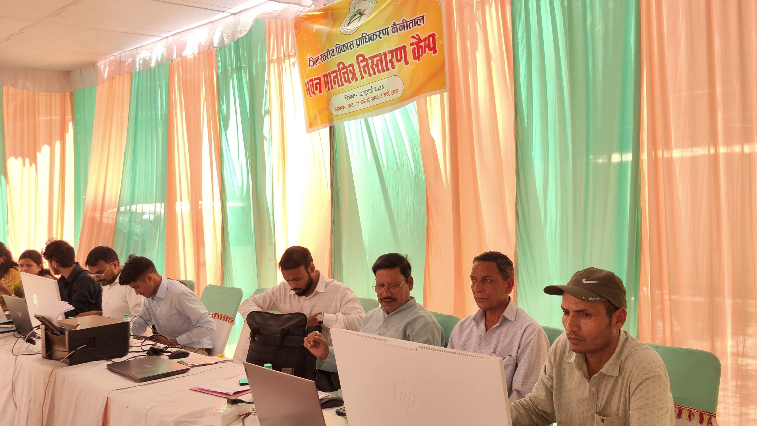 हल्द्वानी भवन मानचित्र निस्तारण शिविर में 87 मानचित्र स्वीकृत।