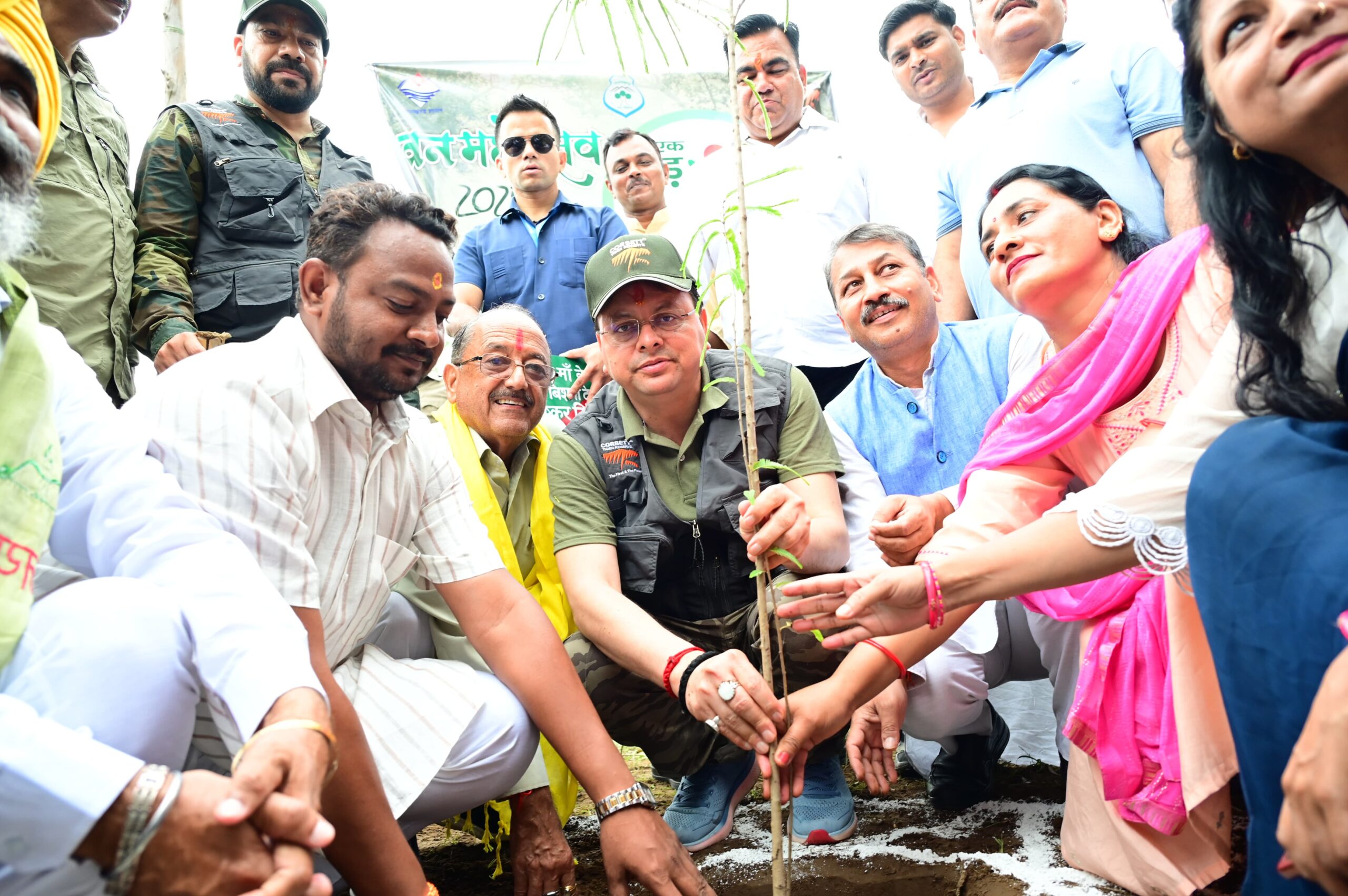 वन्य जीव संघर्ष को कम करने हेतु इस मानसून काल में प्रदेश के सभी 40  फारेस्ट डिविजनों में फलदार पौधों का होगा रोपण  – मुख्यमंत्री धामी ।