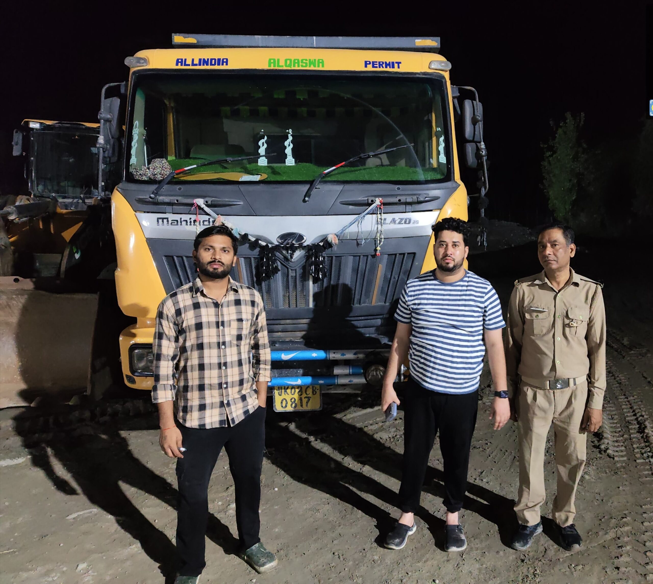 अवैध खनन के विरुद्ध  जिलाधिकारी का सख्त एक्शन , अवैध खनन में लगे पोकलैंड, जेसीबी सहित कई वाहन सीज।