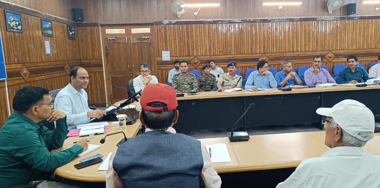 पूर्व सैनिक राष्ट्र की ऐसी अमूल्य धरोहर है कि उन्हें मान सम्मान और सुविधाओं से जोड़ने पर , हमें होना चाहिए गर्व  – जिलाधिकारी ।