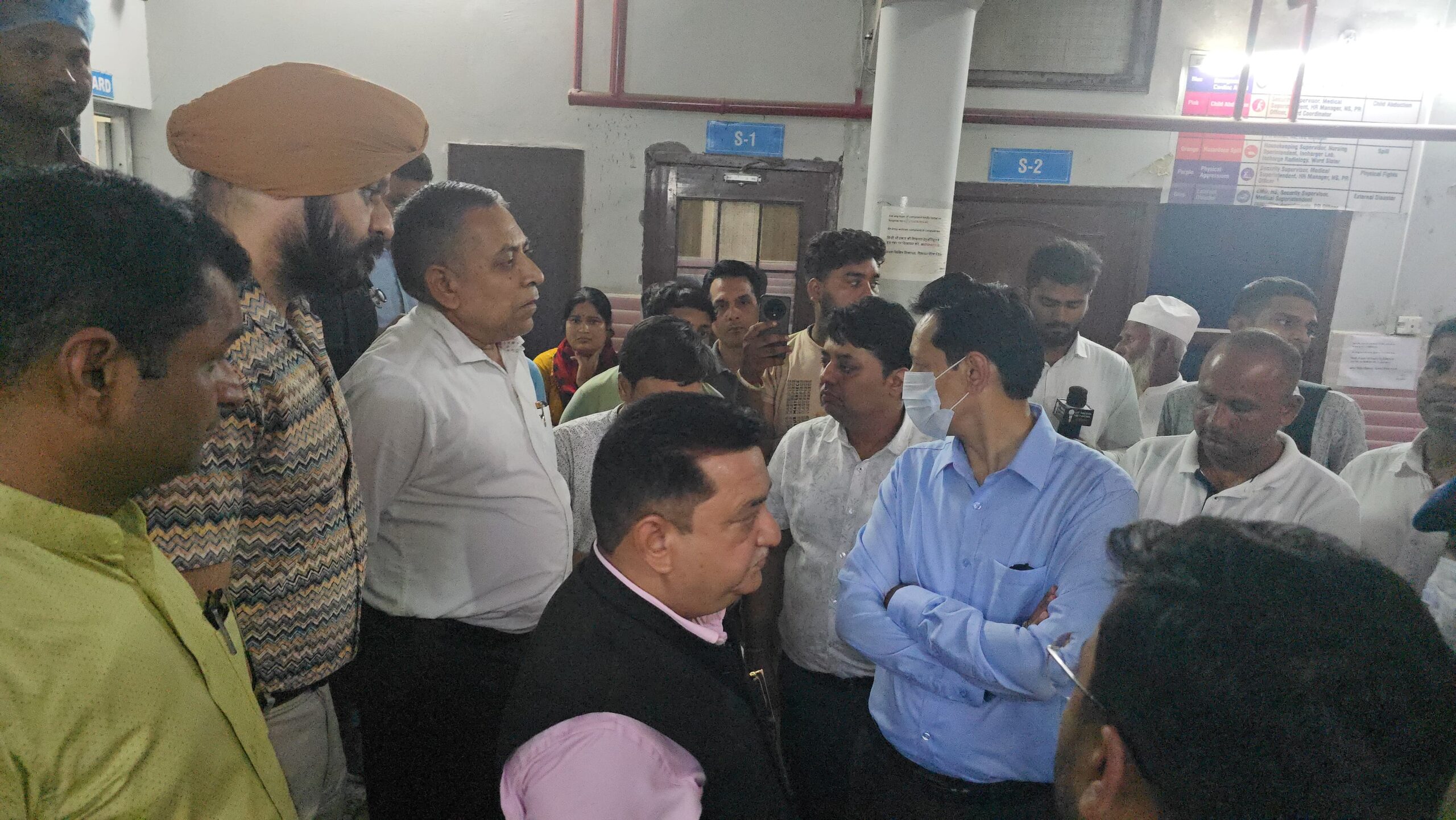 काशीपुर सूर्य फैक्ट्री में हाइड्रोजन गैस सिलेंडर फटने से एक श्रमिक की मृत्यु व 10 श्रमिक घायल , घायलों का चिकित्सालय में उपचार जारी।