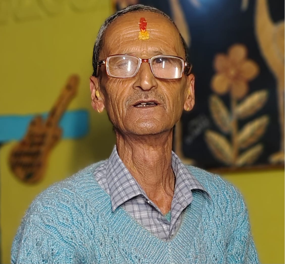 सभासद रोहित बिष्ट को हुआ पितृशौक , अंतिम संस्कार में बड़ी संख्या में लोग हुए शामिल।