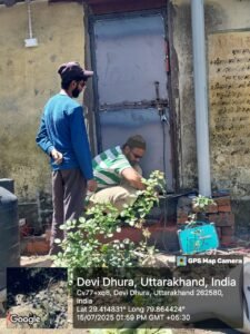 बग्वाल मेले से पूर्व देवीधूरा में जिला पंचायत द्वारा विशेष स्वच्छता अभियान आयोजित।
