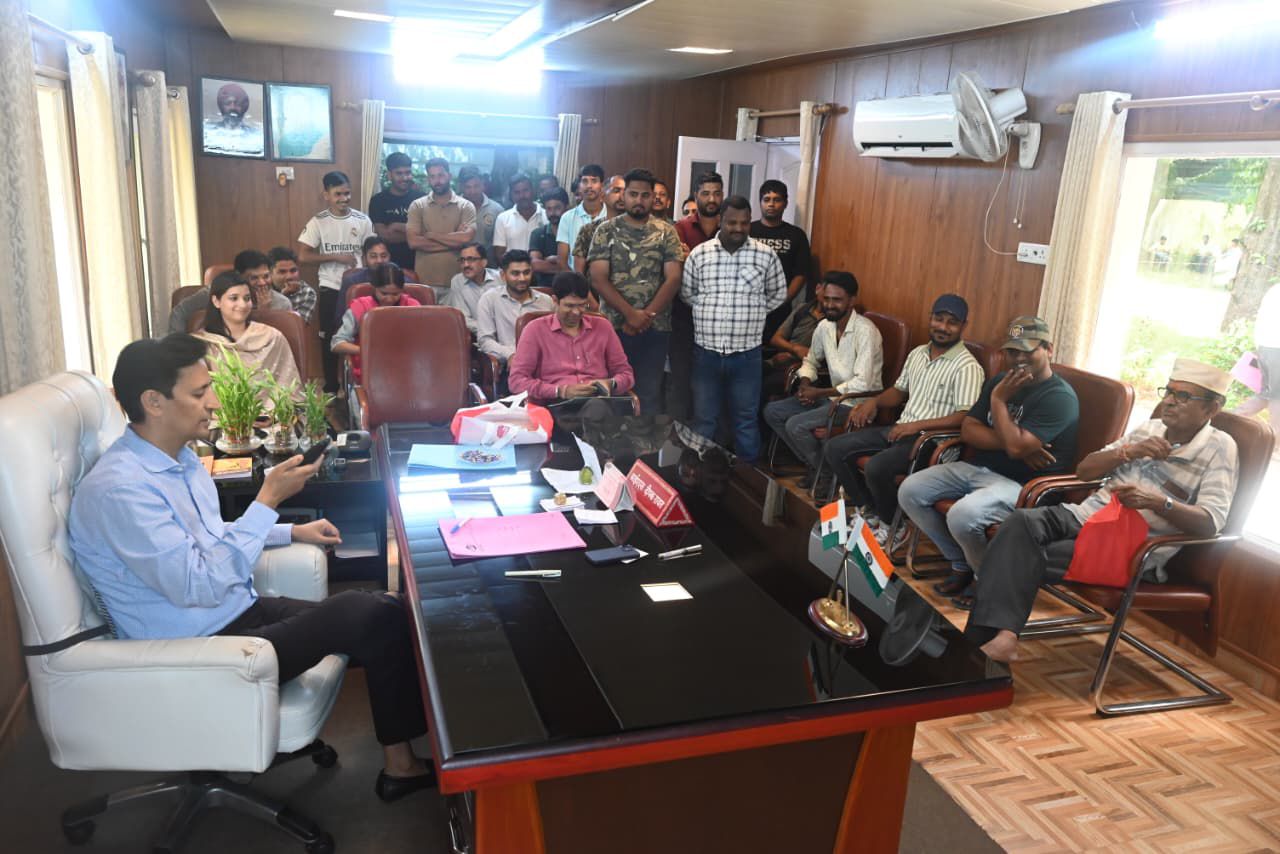 आयुक्त के जनता मिलन में रामनगर के जिप्सी चालकों को बड़ी राहत, नागरिक समस्याओं का तत्काल समाधान*।